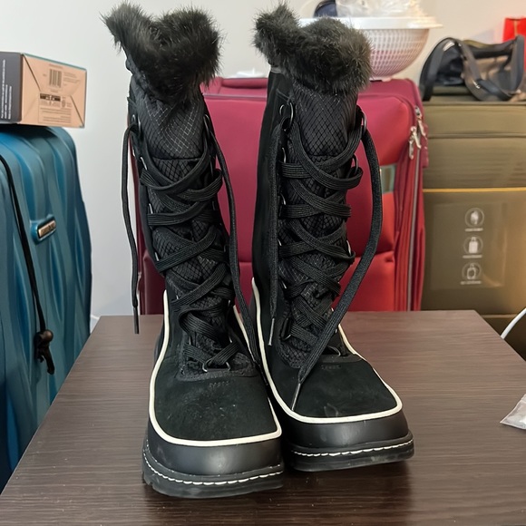 Knee length boots - Picture 2 of 4